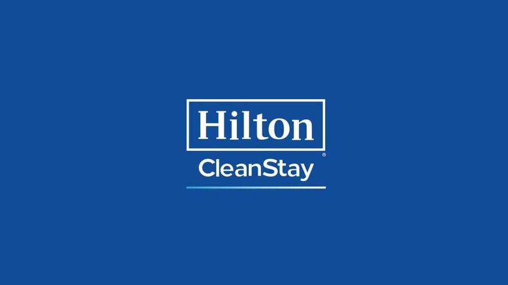 Hilton Mall Of Istanbul Bagian luar foto Hilton CleanStay logo