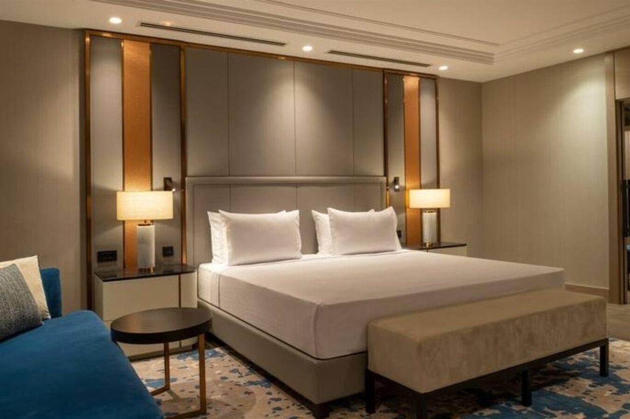 Hilton Mall Of Istanbul Bagian luar foto A bedroom at the hotel