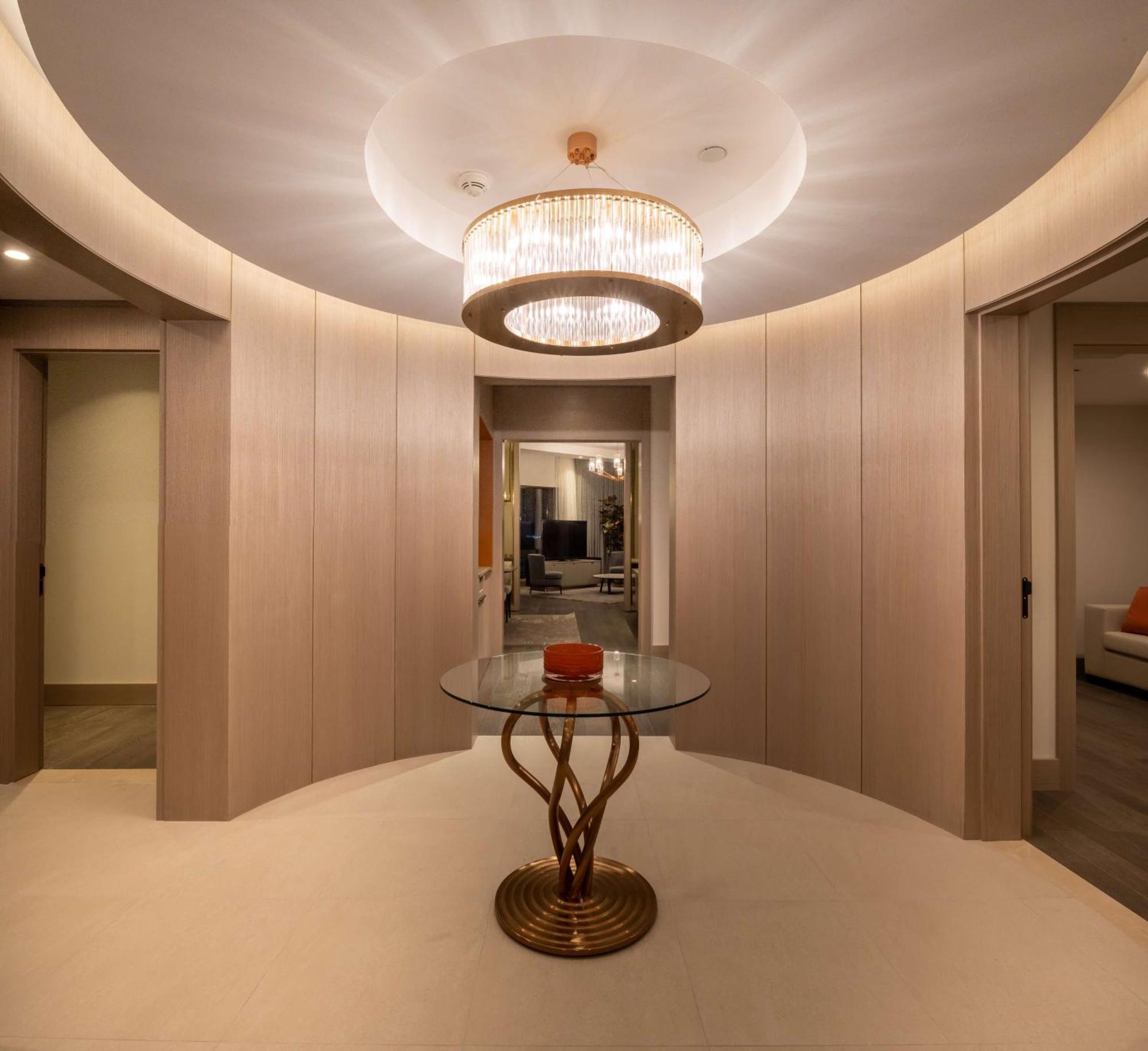 Hilton Mall Of Istanbul Bagian luar foto The interior of the suite