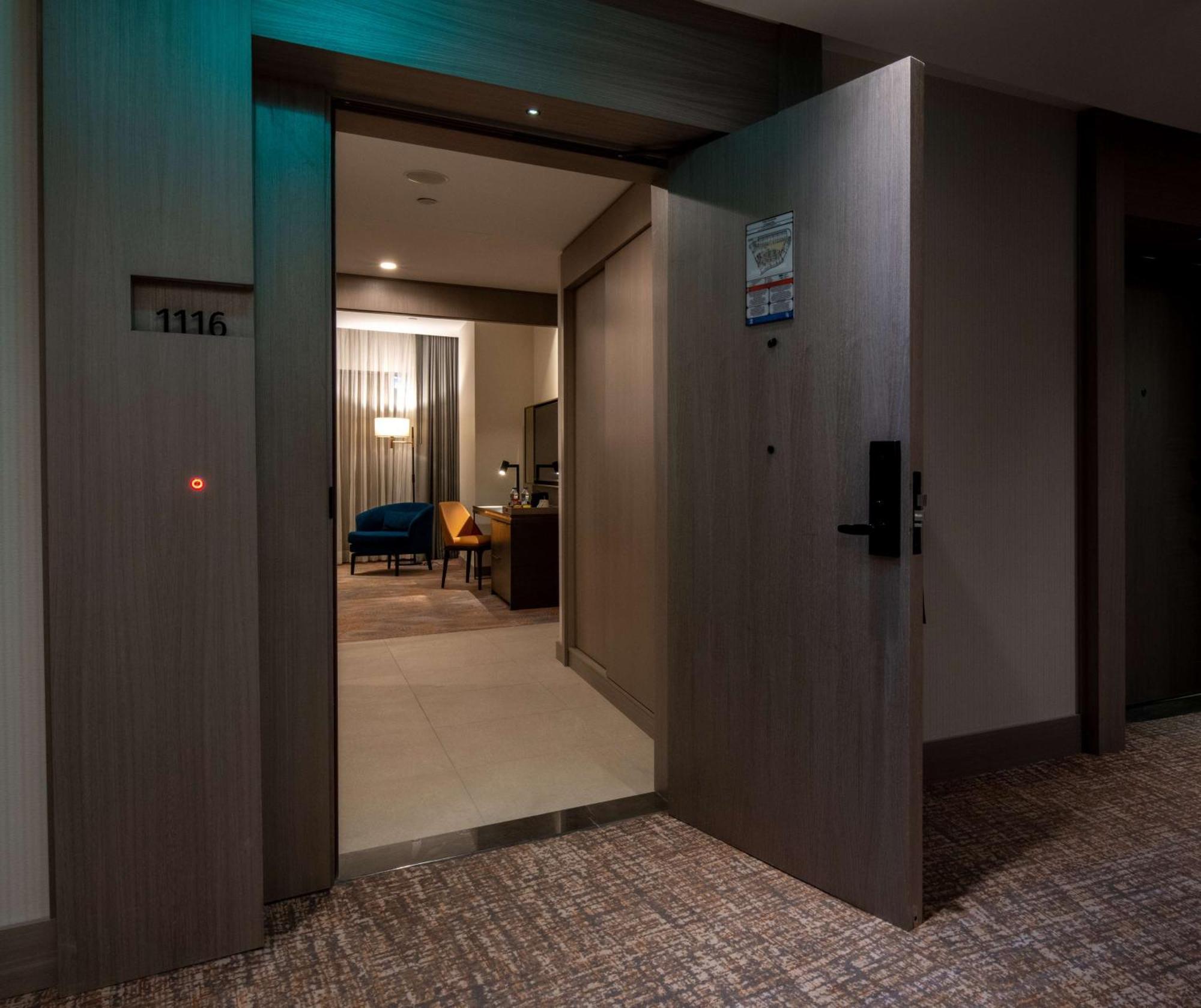 Hilton Mall Of Istanbul Bagian luar foto A hotel room in Bangkok, Thailand