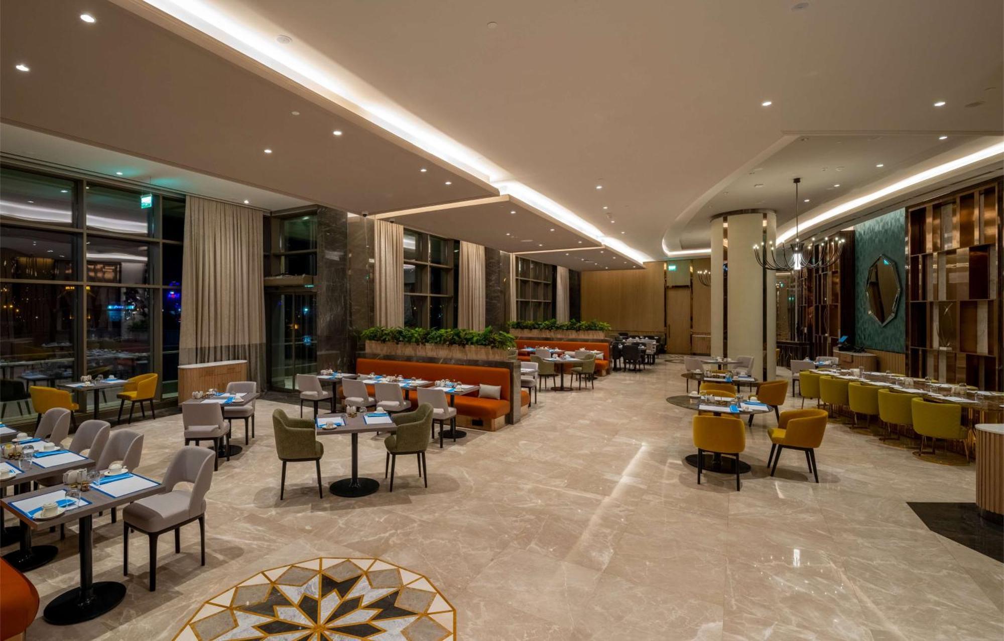 Hilton Mall Of Istanbul Bagian luar foto The restaurant