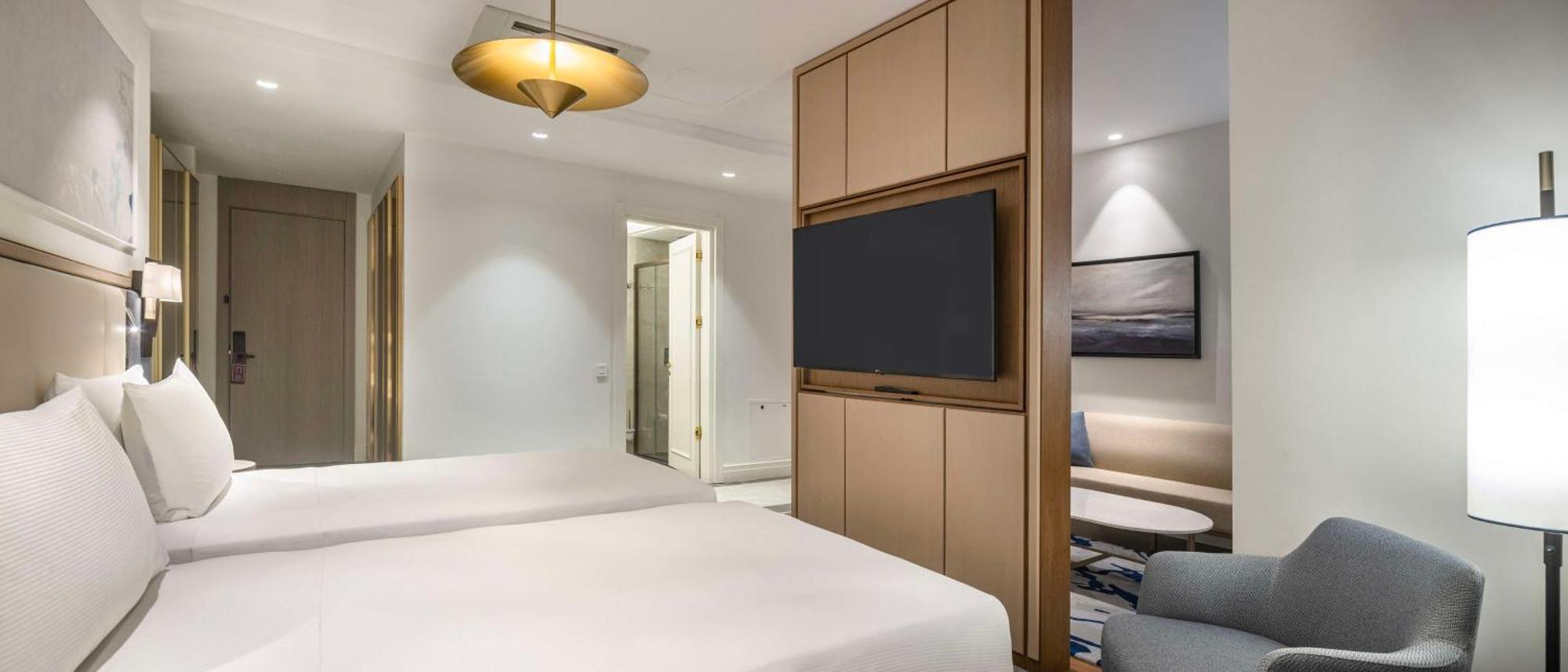 Hilton Mall Of Istanbul Bagian luar foto A bedroom at the hotel