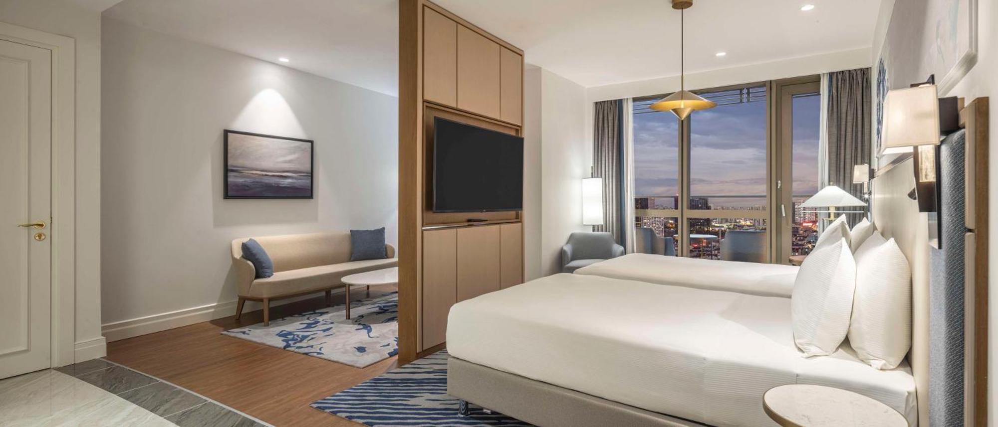 Hilton Mall Of Istanbul Bagian luar foto A guest room at the hotel